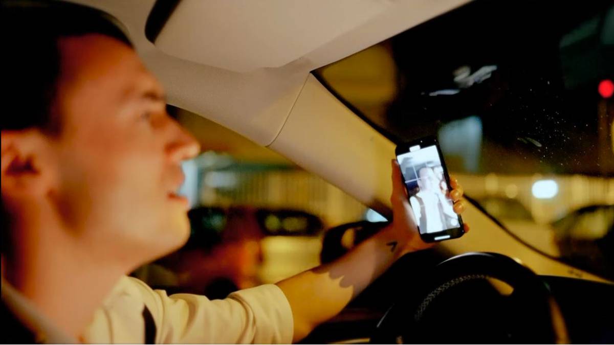 Quando guidi, guida e basta: il nuovo spot contro cellulare e distrazioni al volante