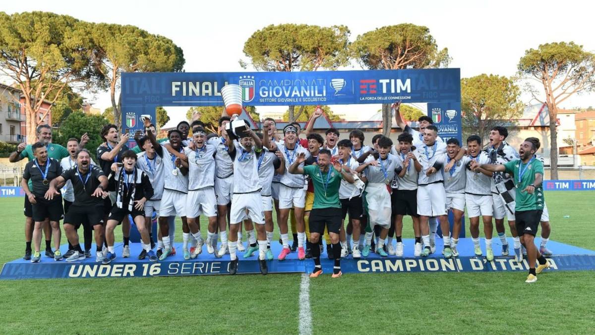 Il Cesena con i giovani sa fare calcio: lo scudetto Under 16 C lo dimostra