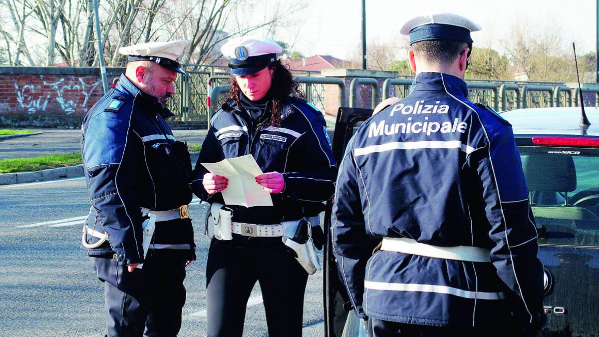 Imola, Daspo urbano: la giunta individua le “zone rosse”