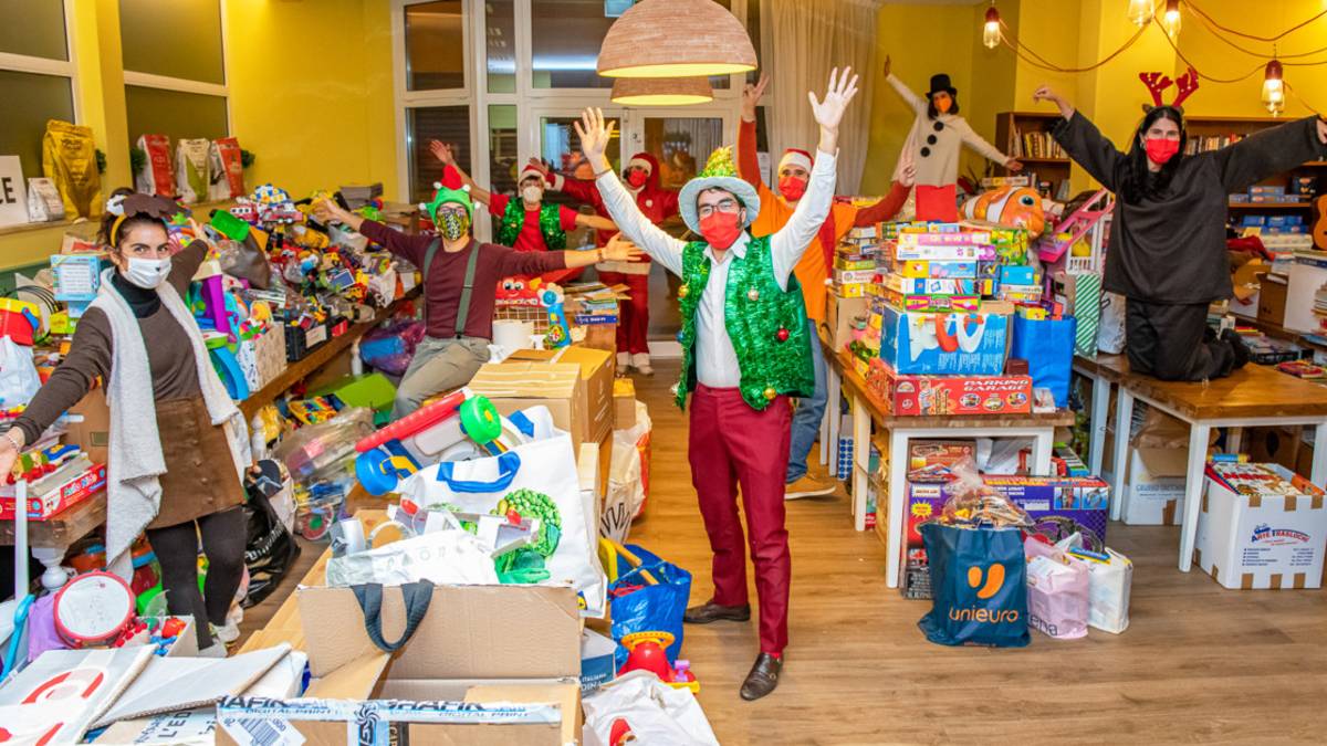 Rimini, un regalo di Natale per 800 bambini: il progetto Toy Story all'ex Cinema Astoria