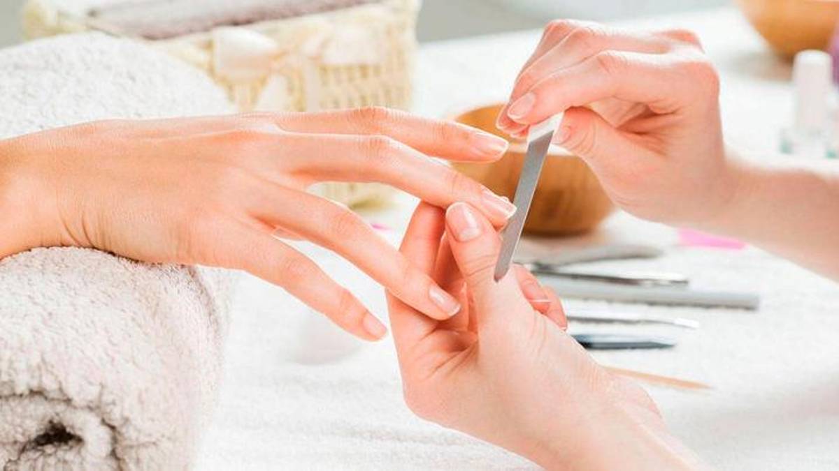 Ravenna, centro di manicure vince il primo ricorso contro il Comune