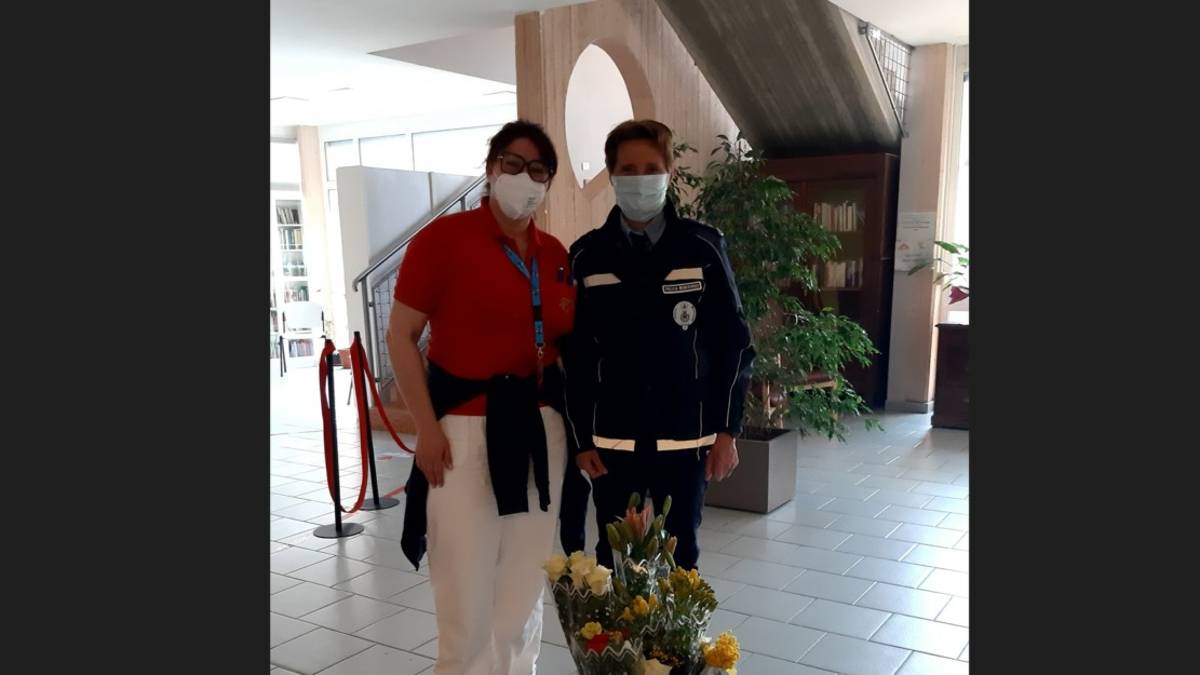 Cesena, alle nonne delle case di riposo le mimose sequestrate ai venditori abusivi
