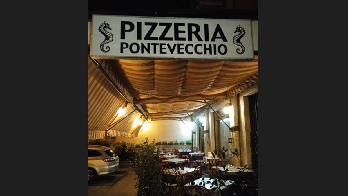 Cesena, la Pizzeria Ponte Vecchio e la fede bianconera