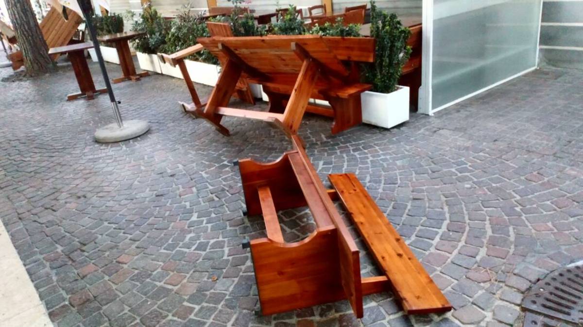 Rimini, vandali in viale Vespucci