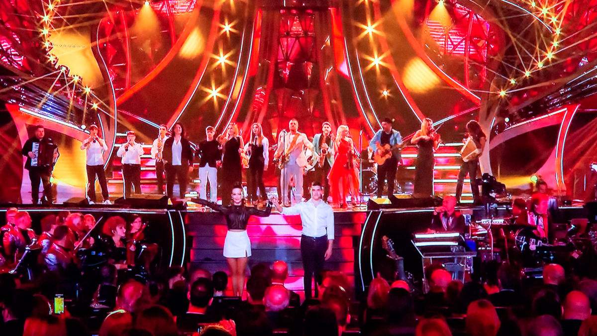 Amadeus: “Tutti in pista, a Sanremo si balla Romagna mia!”