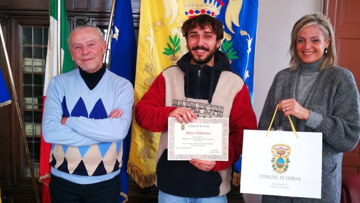 Cervia, l'omaggio della città al campione di motociclismo Mirko Delorenzi