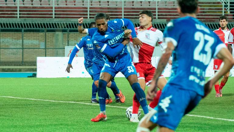 Nicholas Rizzo, difensore centrale di colore dell’Ascoli, uno dei due giocatori presi di mira da una ventina di spettatori del settore Distinti del Romeo Neri (foto Tommaso Morosetti)
