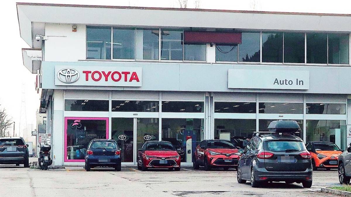 Furto alla concessionaria d’auto Toyota di Rimini