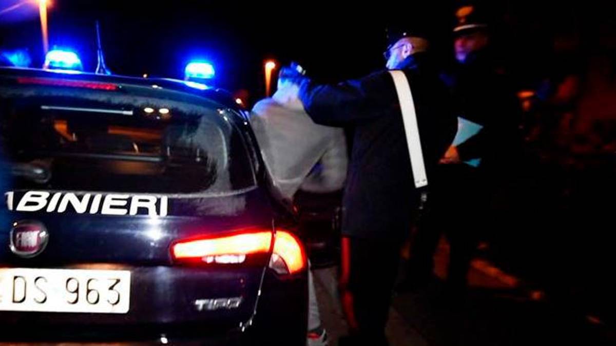 Folle fuga da Cesena a Forlì con in auto la droga: arrestato dopo l’incidente
