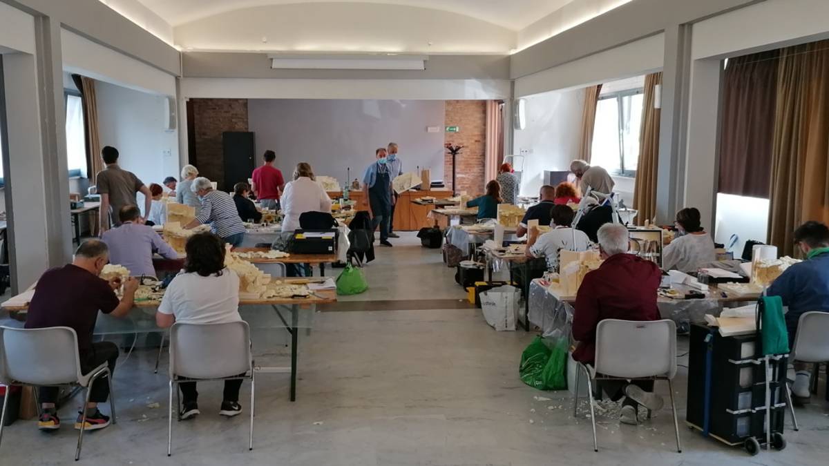 Longiano e l'arte del presepe: il corso è un successo