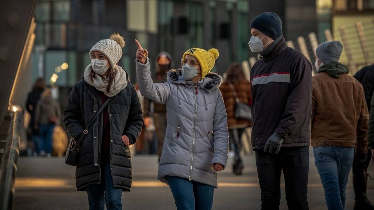 Covid, in Italia cresce di 20 punti l'incidenza dei contagi, ma l'Emilia-Romagna non rischia la zona gialla