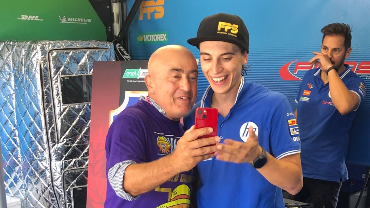 MotoGp a Misano, la gag di Paolo Cevoli con il neo-campione Mattia Casadei: Bravo, ma potevi fare meglio... - Gallery