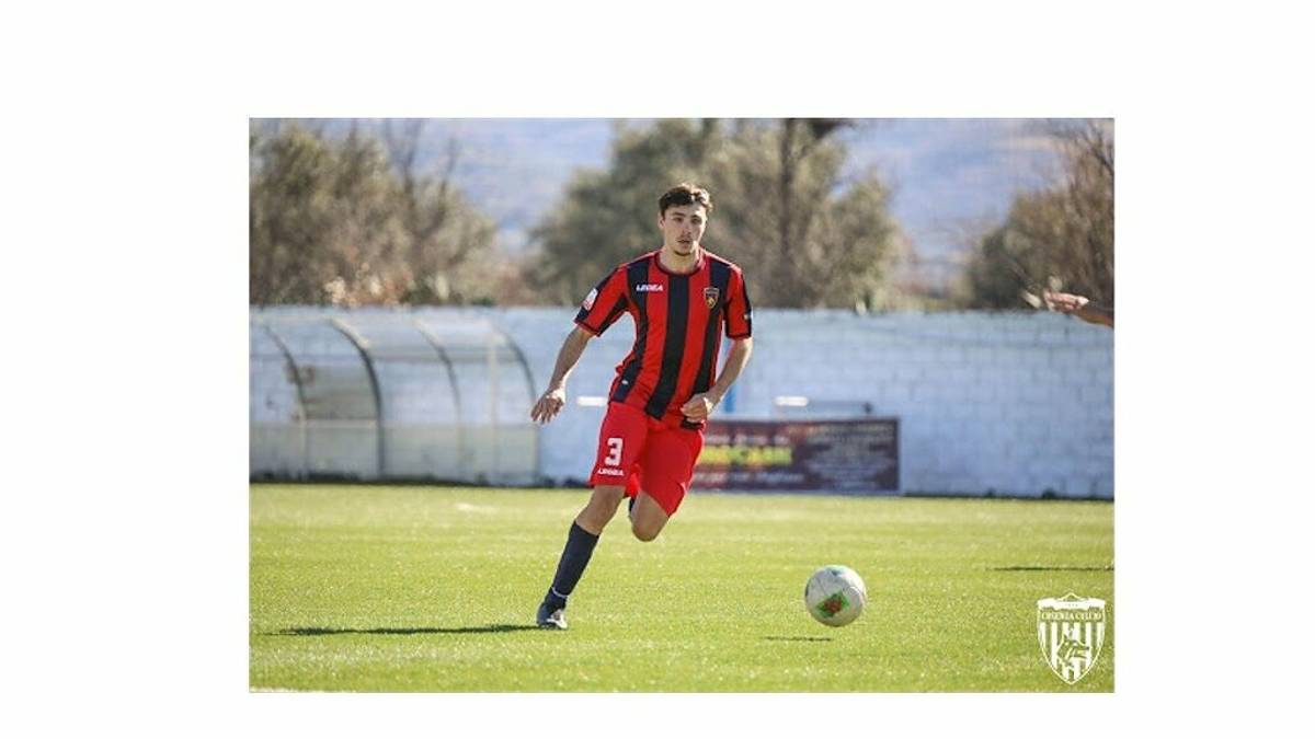 Calcio C, ecco il terzino sinistro La Vardera per l'Imolese