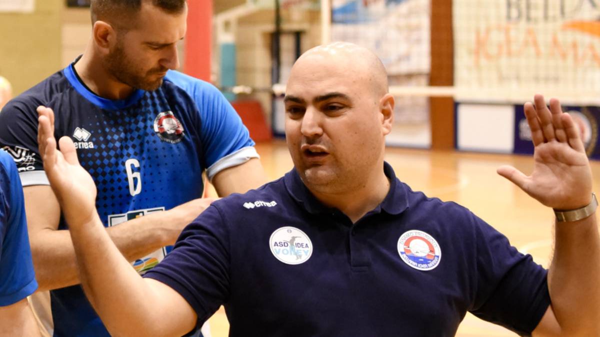 Volley B, il tecnico Botteghi lascia Bellaria dopo 11 anni. La società: Grazie di tutto