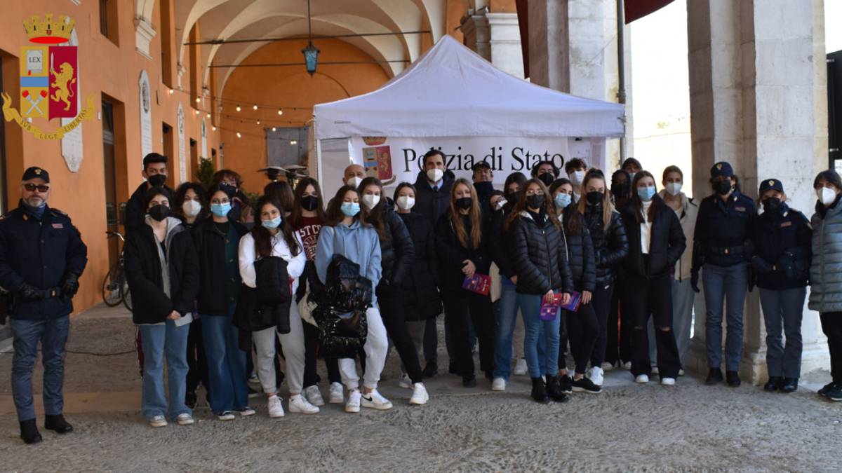 Cesena, Polizia di Stato a sostegno delle donne