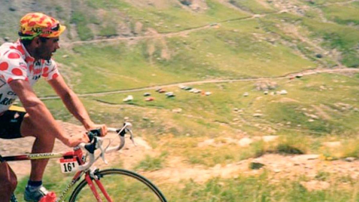Davide Cassani con la storica maglia a pois del ‘93