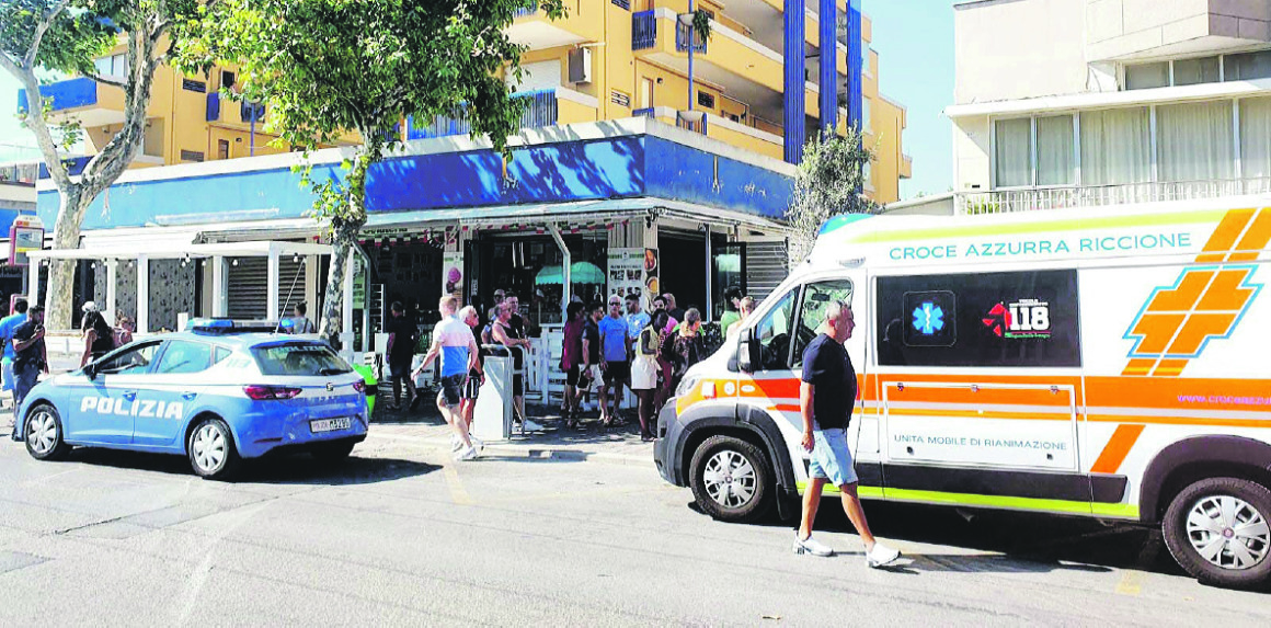 L'auto impazzita per le strade di Rimini. Il barista: Ho visto volare in aria la cliente che avevo appena servito