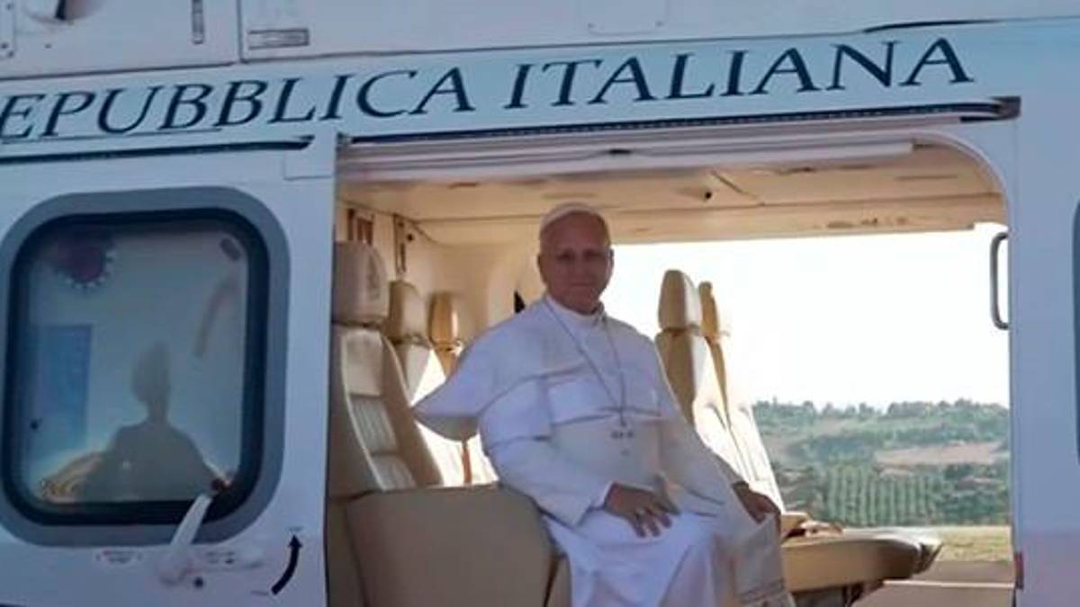 Papa Leone in centro a San Marino. Fedeli in attesa dall’alba. Tra i primi ad arrivare, una famiglia con un bimbo di due mesi
