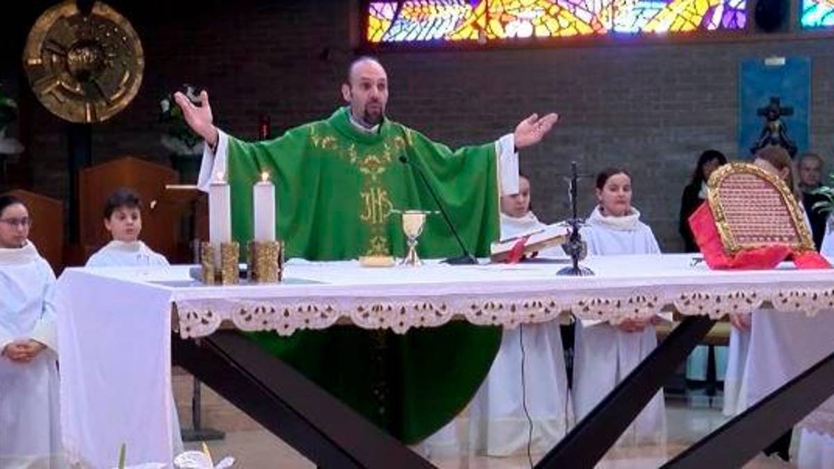 Don Filippo Cappelli in chiesa a Budrio
