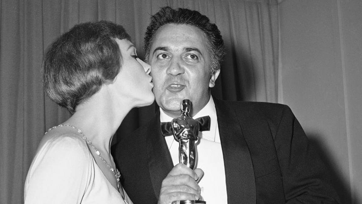 La mostra di Venezia celebra Fellini in pillole