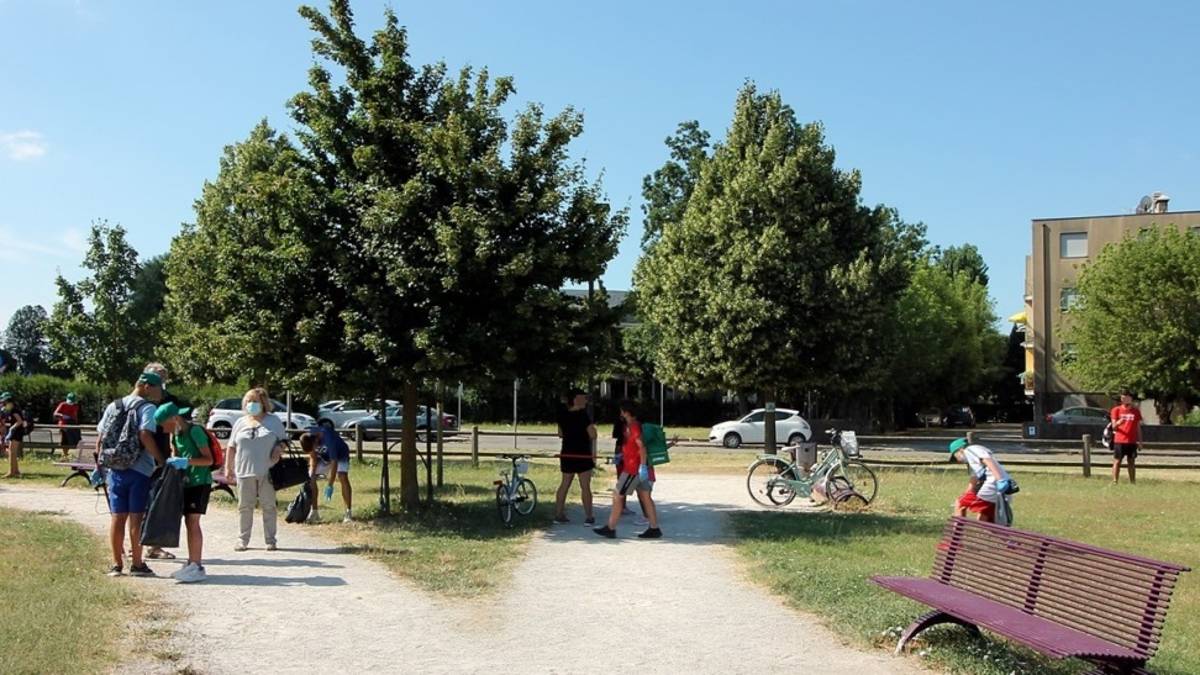 Lugo, sabato una raccolta di rifiuti presso il parco del Loto