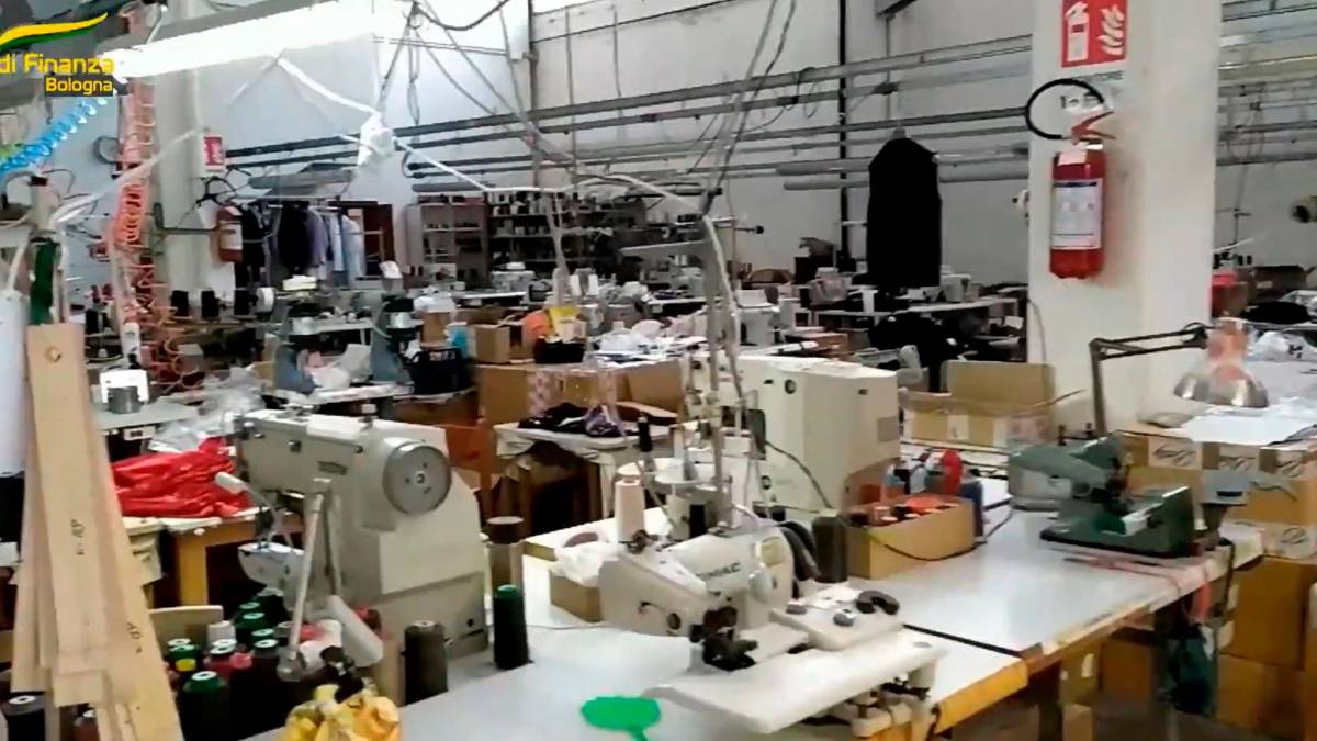 Imola, intesta tutto alla suocera per frodare il Fisco e accumula tasse arretrate per 500mila euro VIDEO
