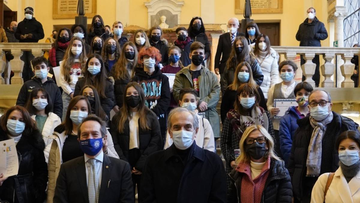 Forlì, i premiati del concorso Un poster per la pace