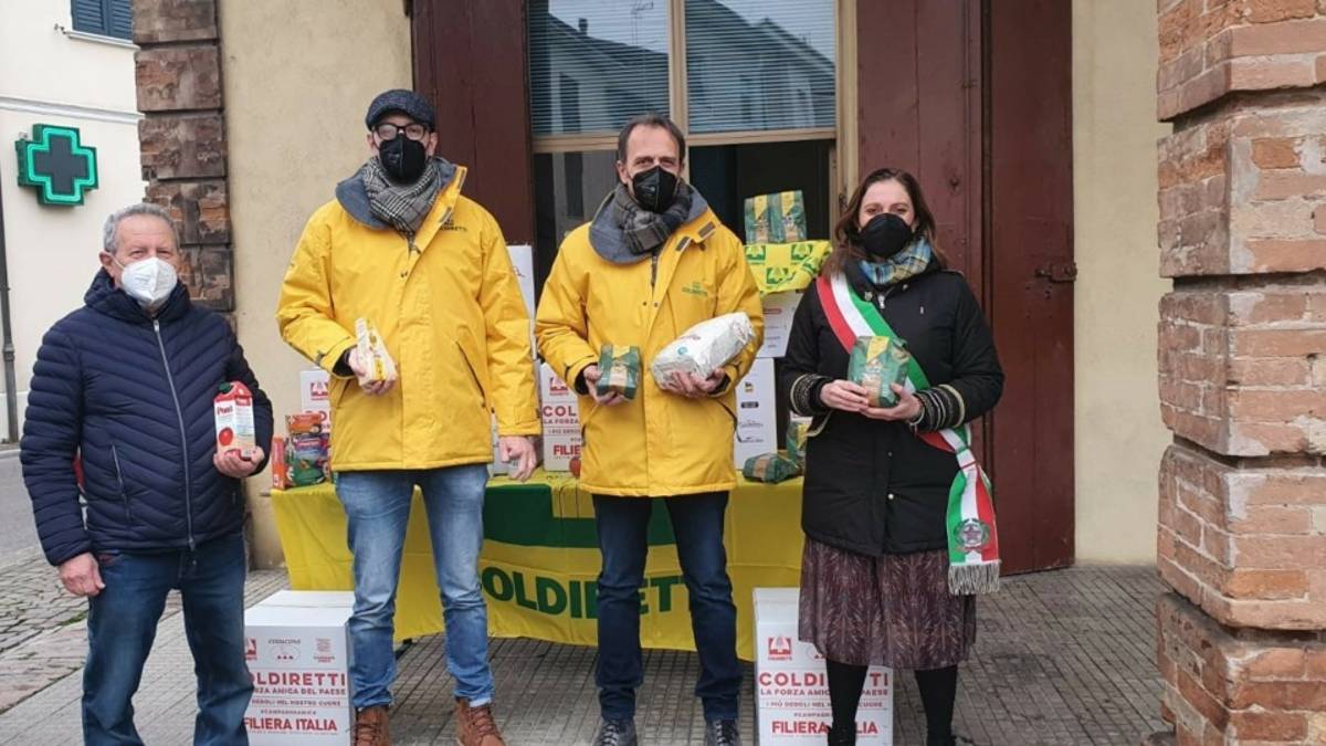 Forlimpopoli, da Coldiretti 500 kg di pacchi alimentari alle famiglie bisognose