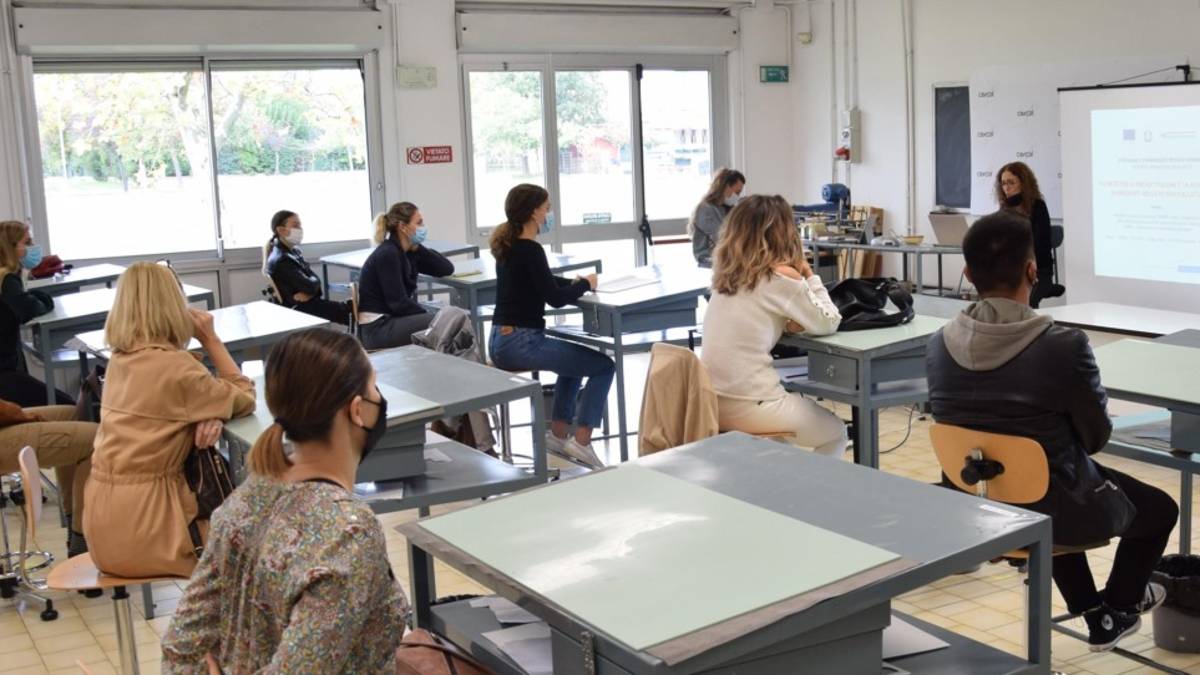 Lavoro, corso gratuito di specializzazione nel settore calzaturiero a San Mauro Pascoli
