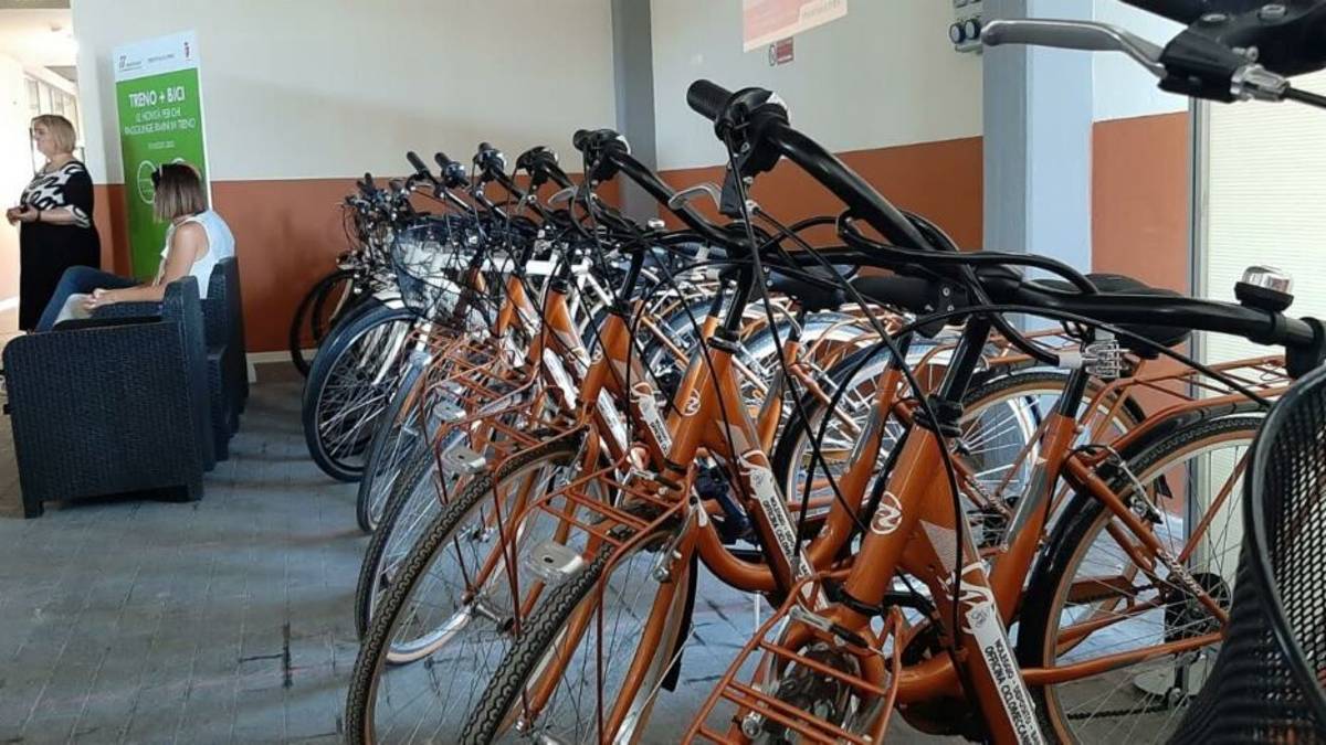 In treno a Rimini, la bici costa meno
