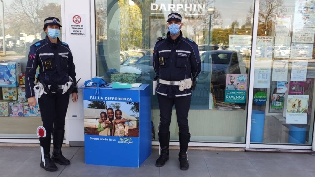 Ravenna, raccolta fondi non autorizzata: banchetto sequestrato