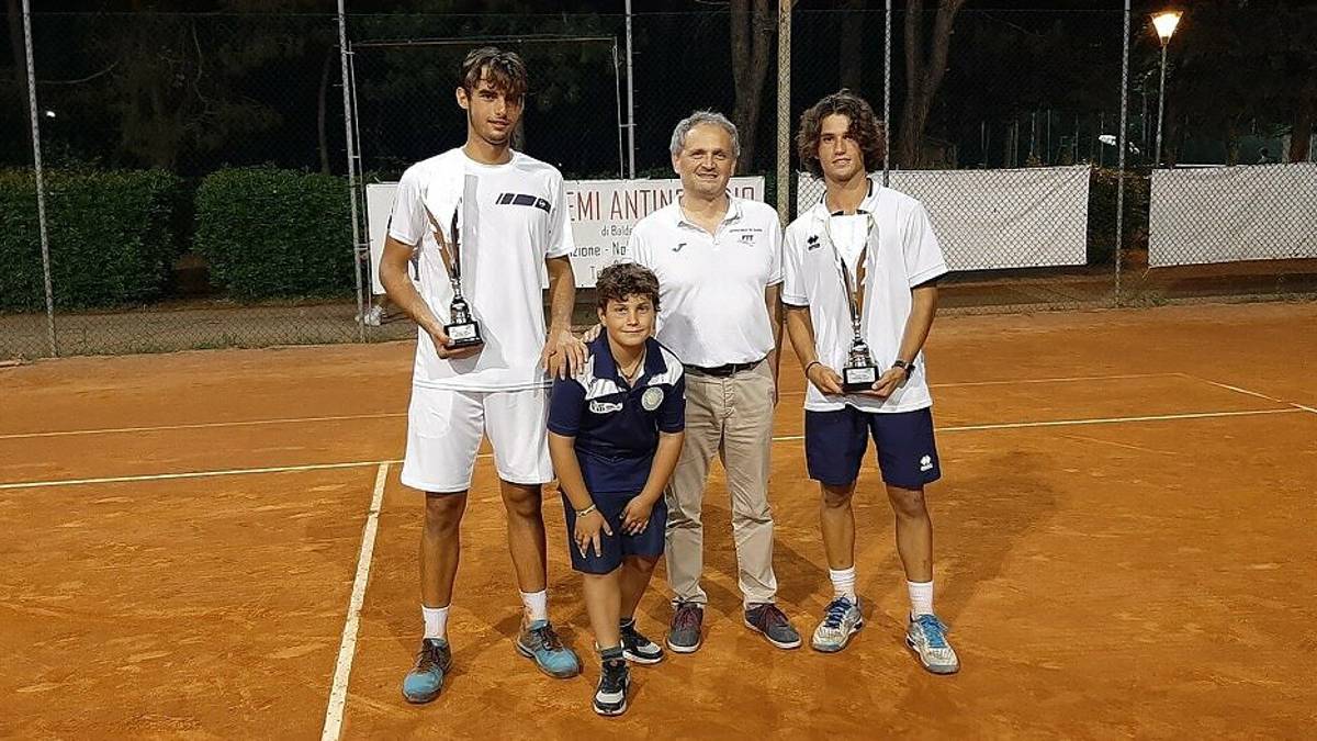 Tennis, Di Perna batte Bagnara e trionfa al Venustas