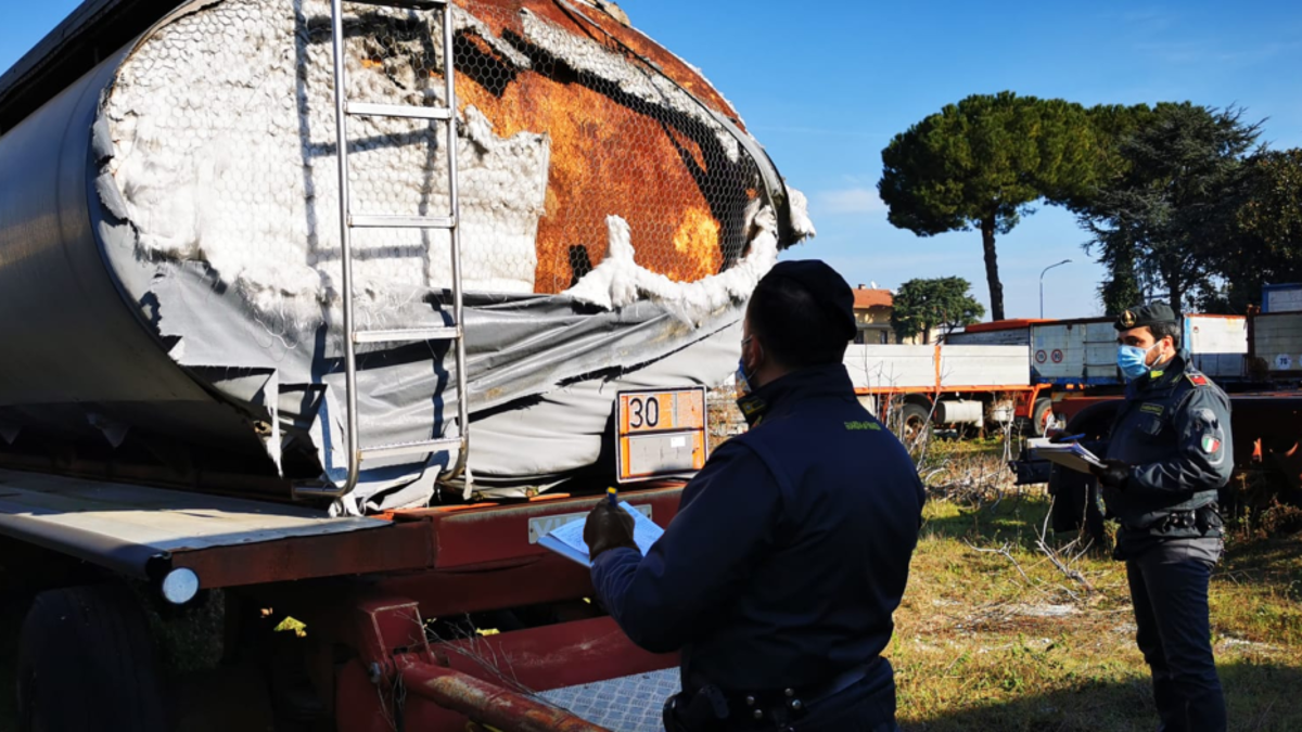 Longiano, sequestrata discarica abusiva, due denunciati