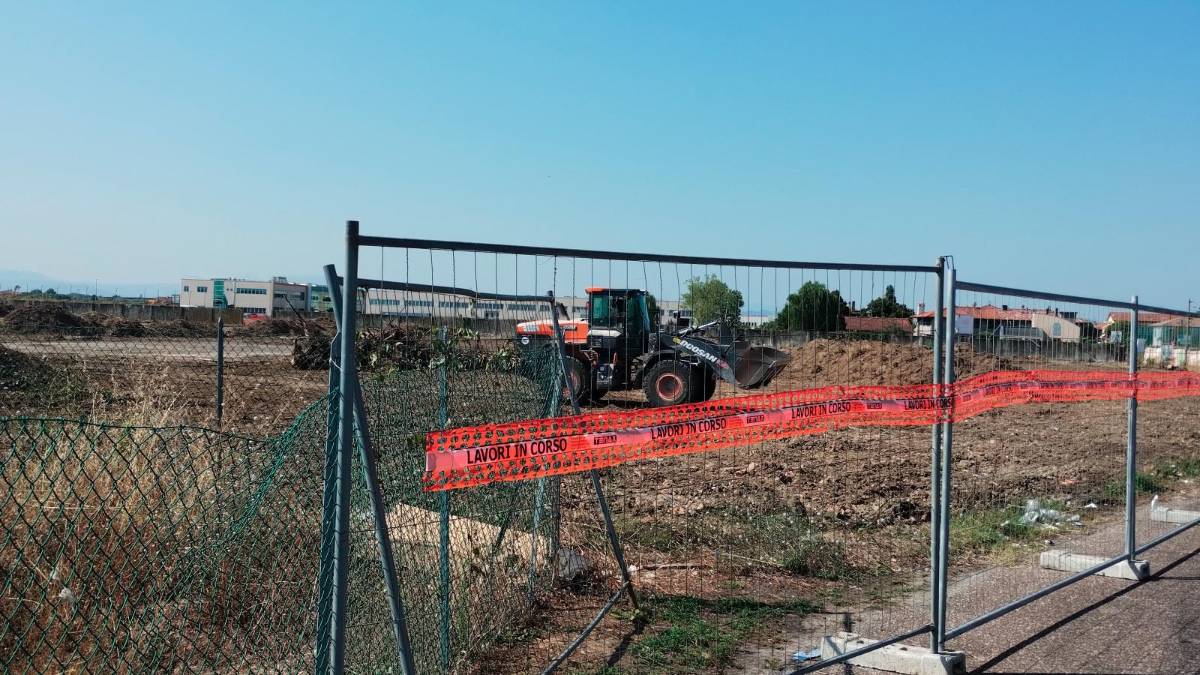 San Mauro Mare, iniziati i lavori all’ex caserma Cagnona per l’area commerciale e l’Eurospin