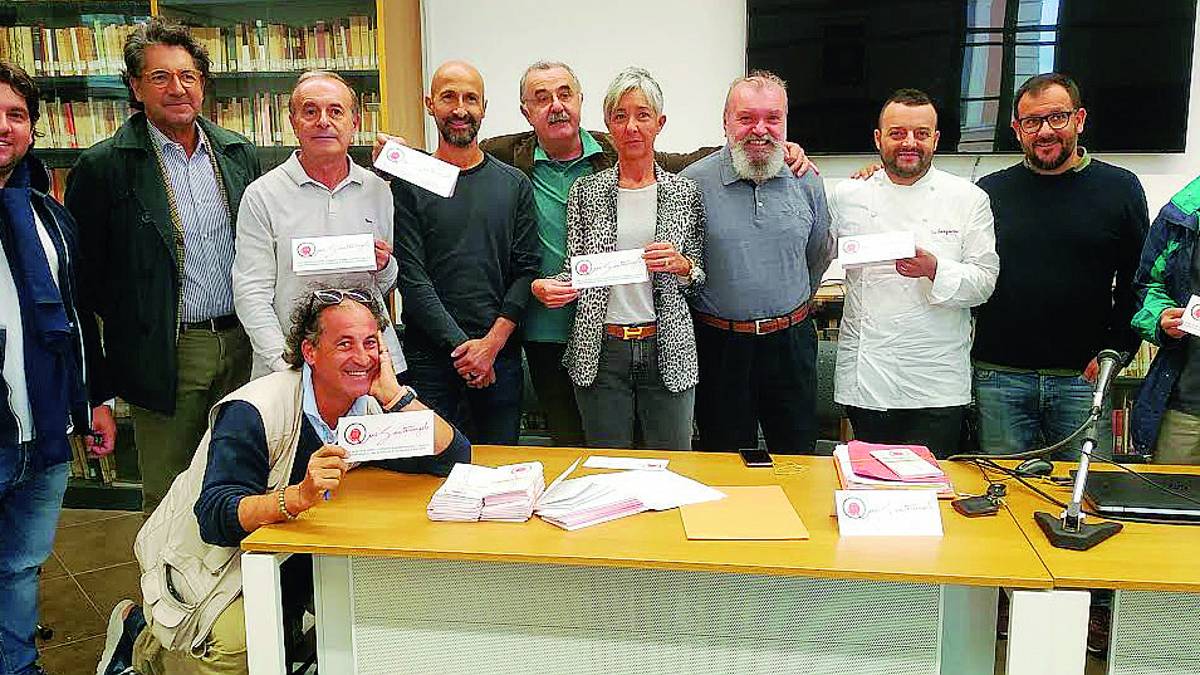 Santarcangelo, sei cuochi si sfidano per rifare il bignè di Renato