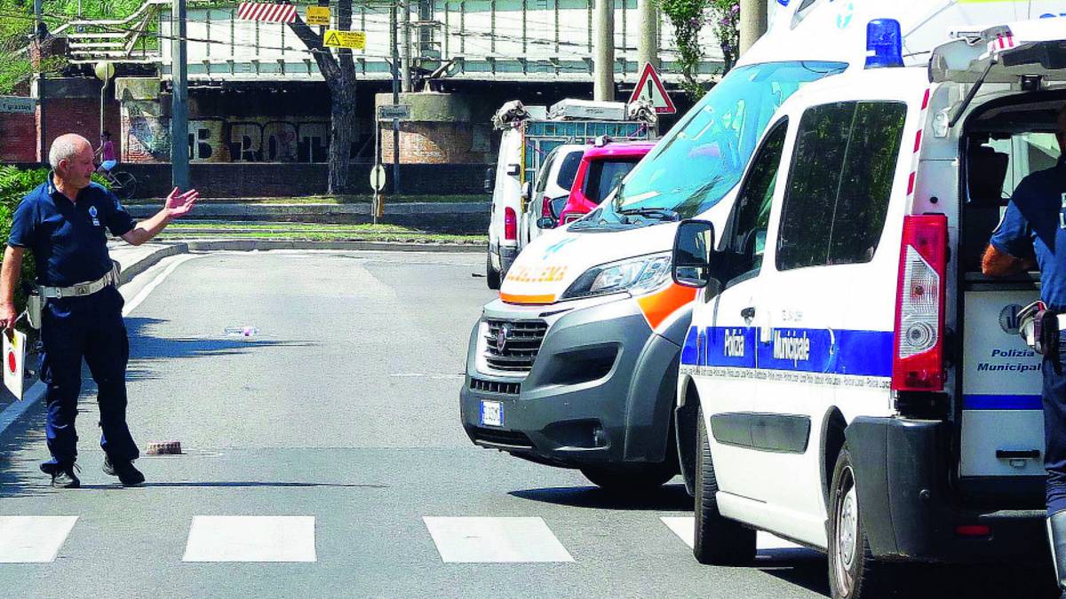 Rimini, il consigliere della Lega investe l'Imam