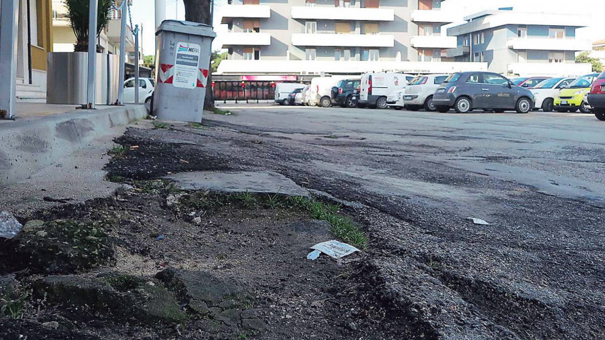 Strade e marciapiedi, settanta interventi a Riccione