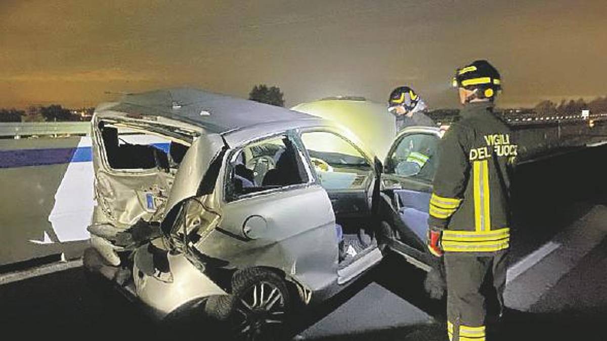 L’incidente avvenuto sulla superstrada (foto Massimo Fiorentini)