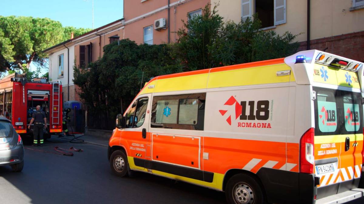 Ravenna, incendio in via Rocca Brancaleone, un operaio leggermente ferito - Gallery