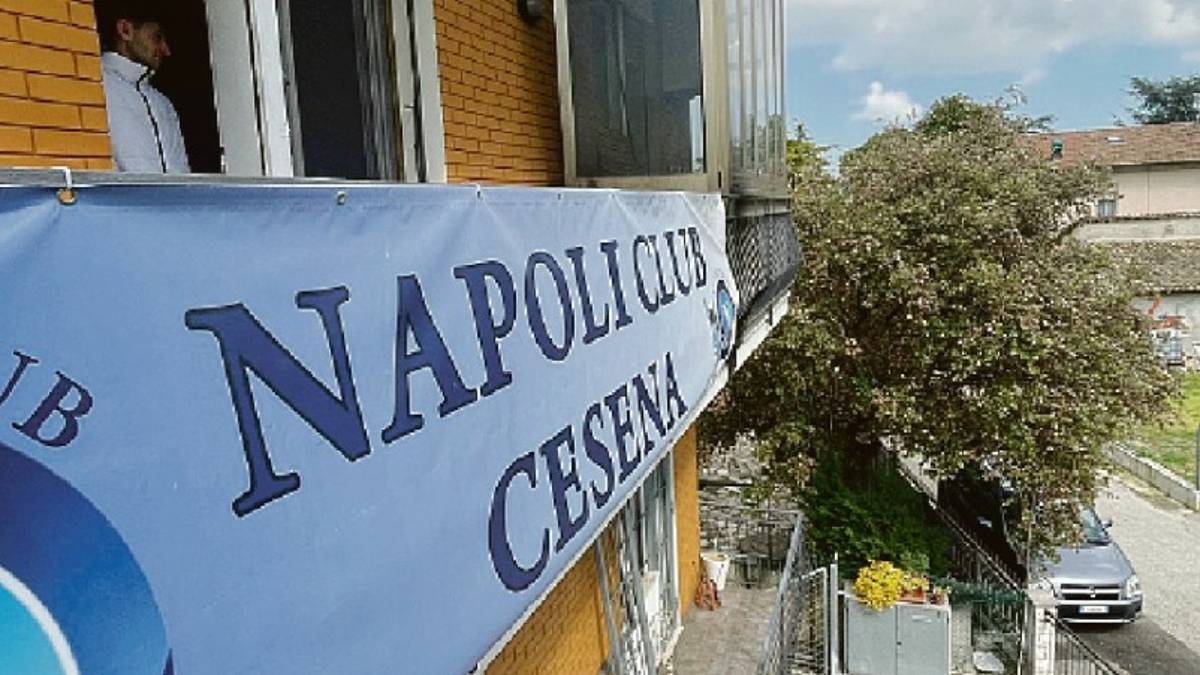 Molotov contro la casa, i tifosi del Napoli: Come è possibile che sia accaduto a Cesena? VIDEO