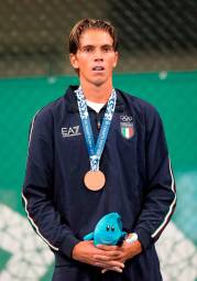Carlo Alberto Caniato con il bronzo conquistato ai Giochi del Mediterraneo