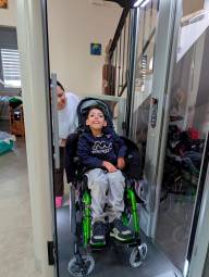 Angelino, 11 anni, frequenta la quinta elementare