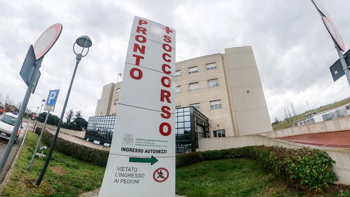 L’ingresso ambulanze del pronto soccorso di Imola (foto mmph)