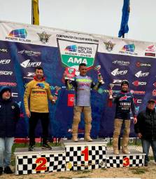 Andrea Dovizioso (a destra) sul podio