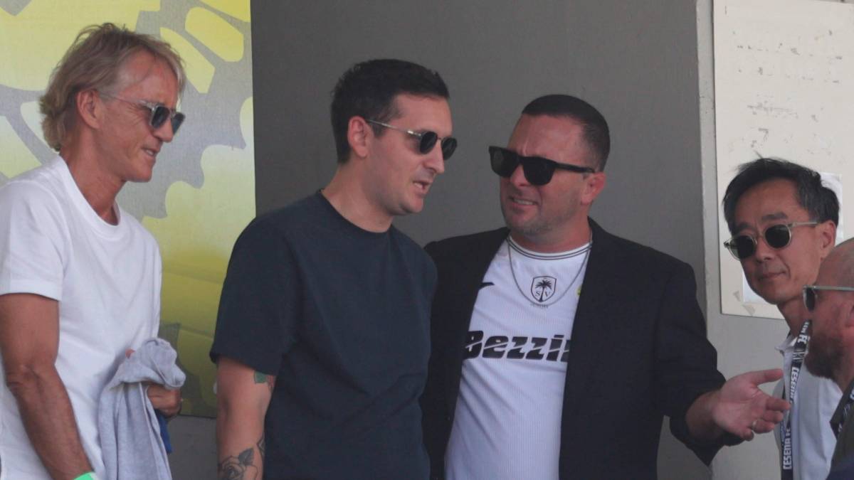 Il nuovo presidente Mike Melby al Manuzzi con il diesse Andrea Mancini, il Ct azzurro Roberto Mancini e l’investitore Tony Hsu (foto Gianmaria Zanotti)