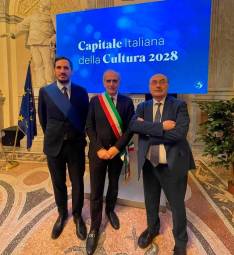 Il sindaco di Cesena Enzo Lattuca, il sindaco di Forlì Gian Luca Zattini e il presidente del Comitato Scientifico Gianfranco Brunelli oggi a Roma