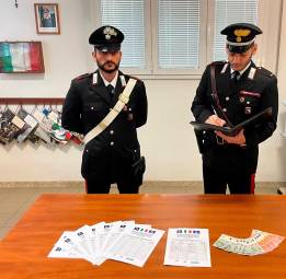 Ravenna, “una donazione per i non udenti”: un Carabiniere fuori servizio smaschera due truffatori al centro commerciale