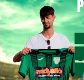 Francesco Pio Bassi con la maglia della Juvenilia