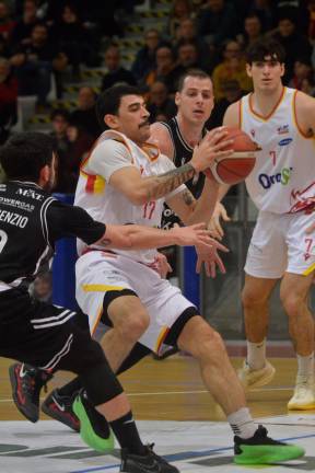 Magnifica OraSì: battuta la capolista Caserta (77-74) - Gallery