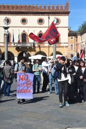 Ravenna, studenti e insegnanti in piazza contro la riforma degli Istituti Tecnici - Gallery